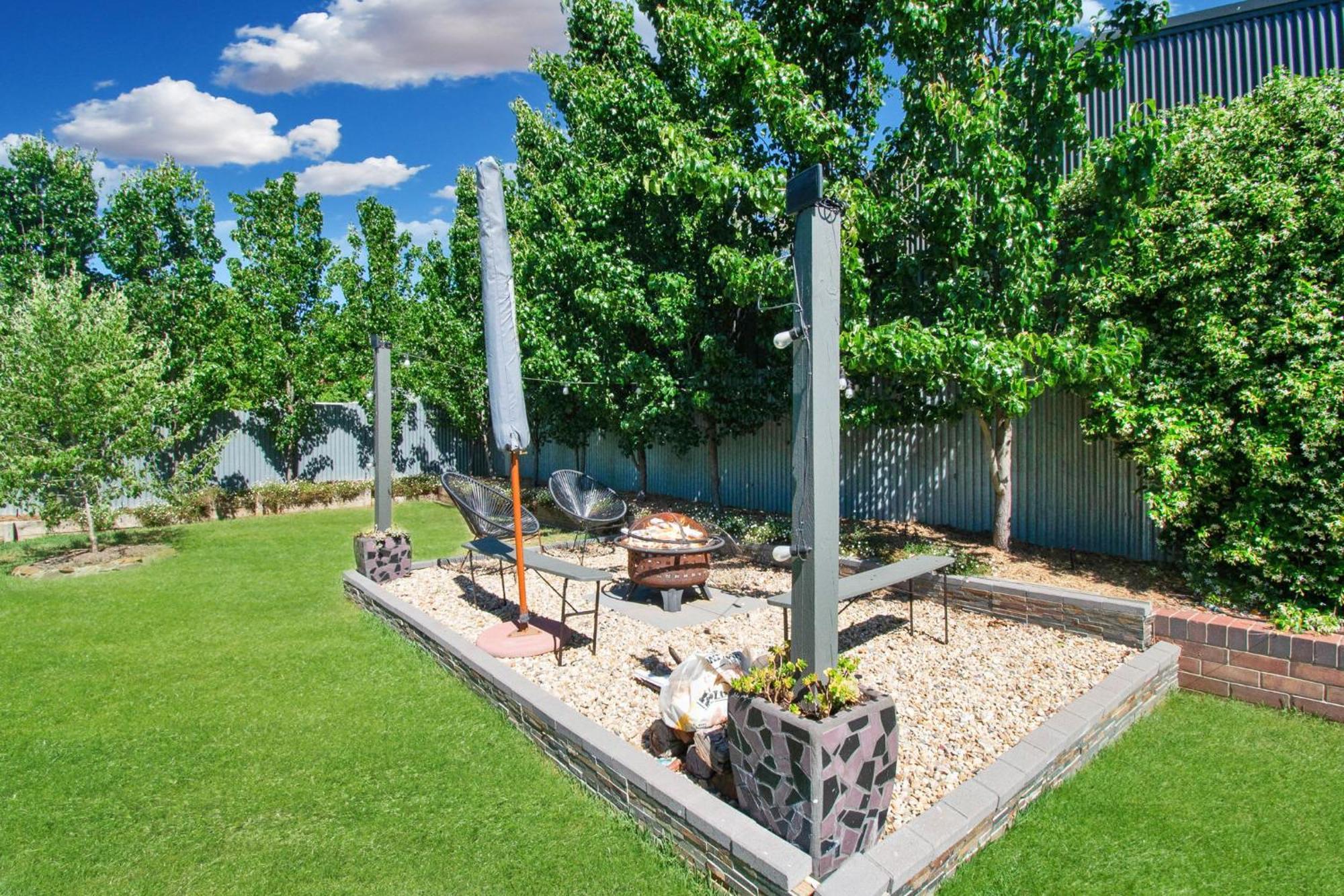 The Macleay - Poolside Entertainer, Pet Friendly Villa Wagga Wagga Exterior foto